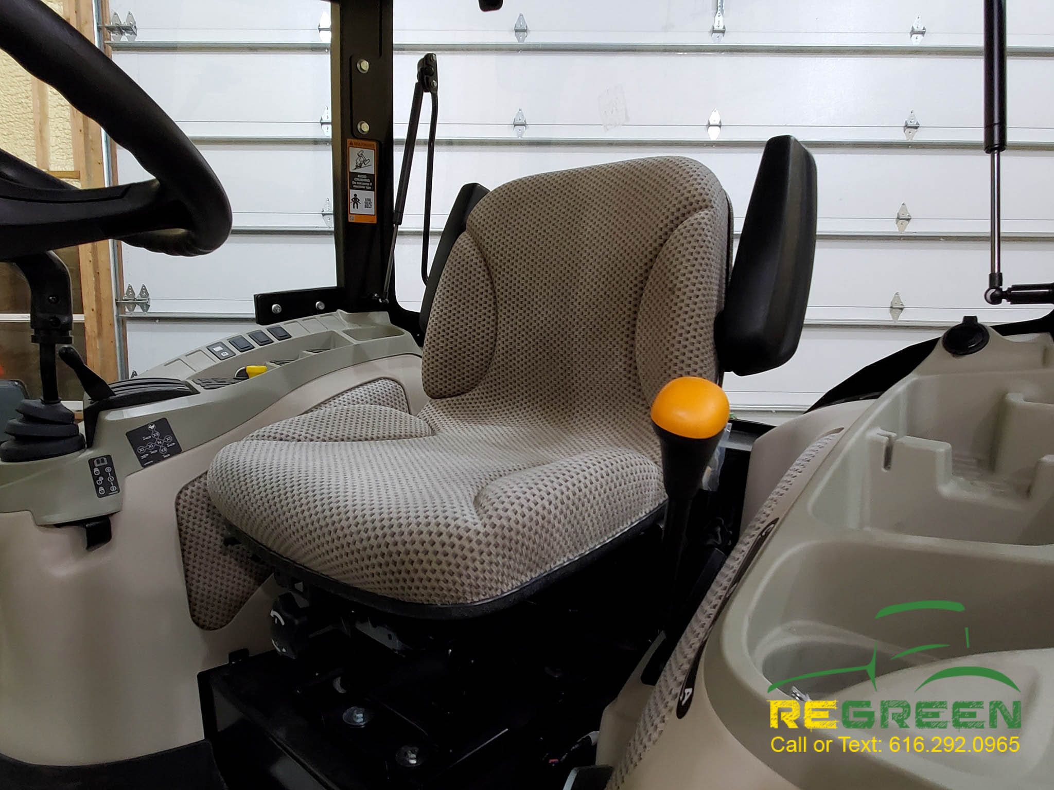 SOLD! LOW HOUR John Deere 4052R Compact Cab Tractor & Self Leveling Loader - Image 10