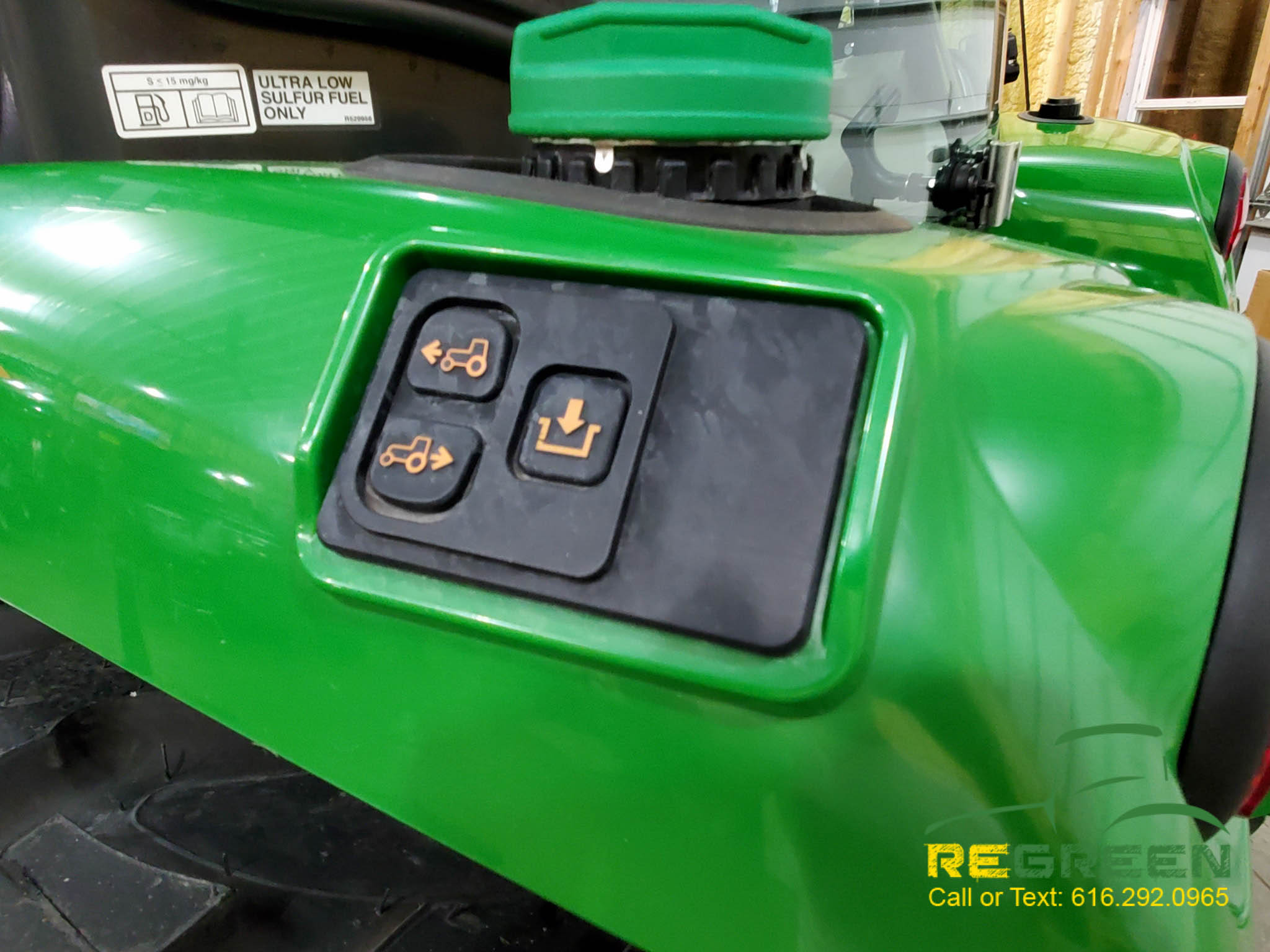 SOLD! LOW HOUR John Deere 4052R Compact Cab Tractor & Self Leveling Loader - Image 13