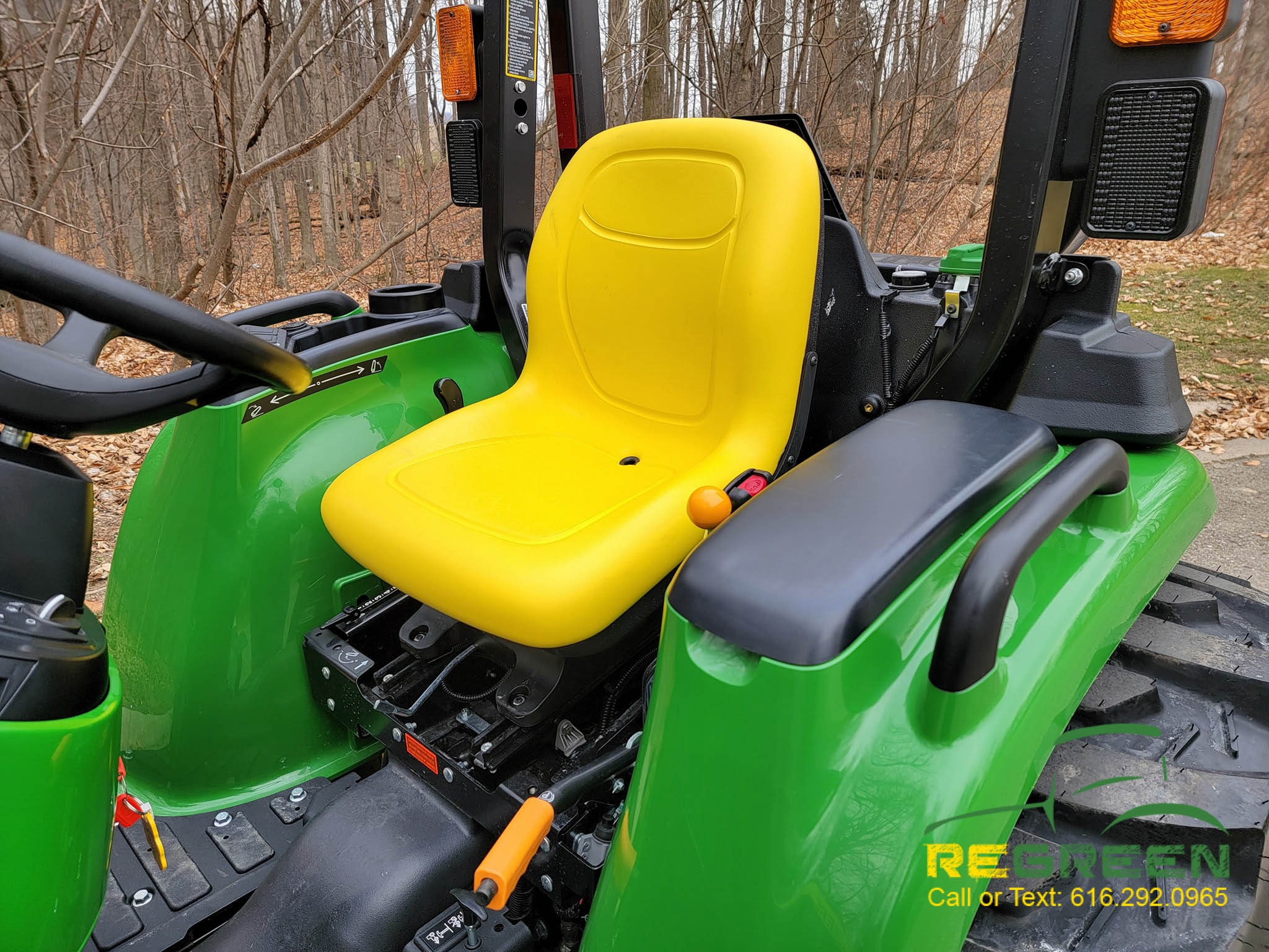 SOLD! LIKE NEW - LOW HOUR 2020 John Deere 3032E 32hp Compact Tractor, Loader, Forks & 60 Brush Hog - Image 5