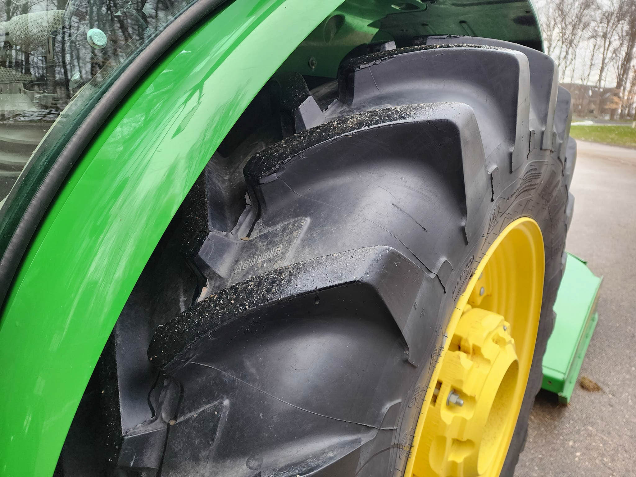 LIKE NEW – LOW HOUR John Deere 5090M 90hp Utility Tractor & Implements Bundle - Image 7