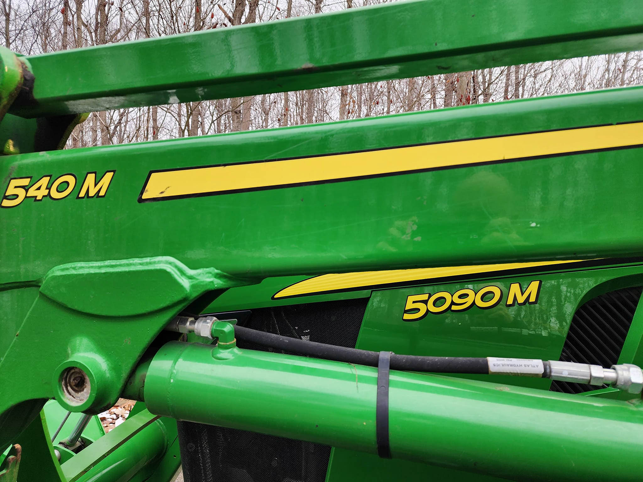 LIKE NEW – LOW HOUR John Deere 5090M 90hp Utility Tractor & Implements Bundle - Image 9