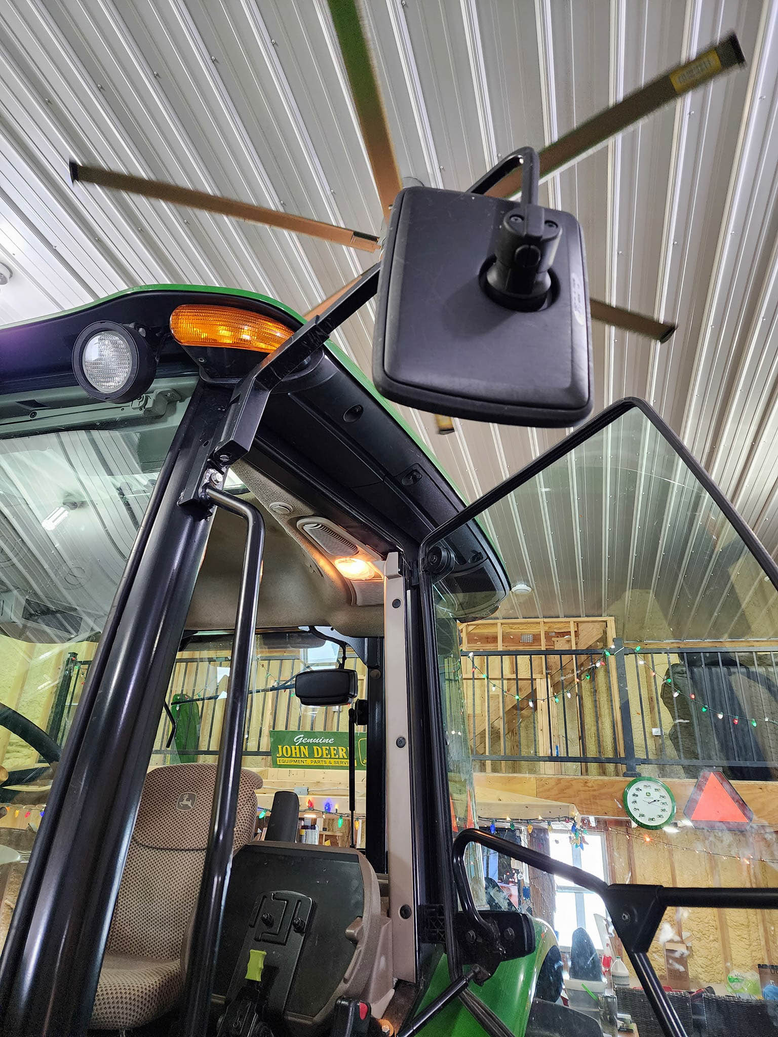 LIKE NEW – LOW HOUR John Deere 5090M 90hp Utility Tractor & Implements Bundle - Image 14