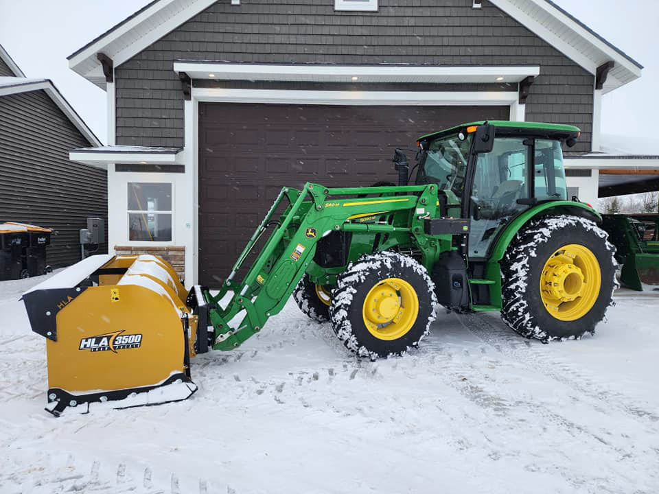 LIKE NEW – LOW HOUR John Deere 5090M 90hp Utility Tractor & Implements Bundle - Image 16