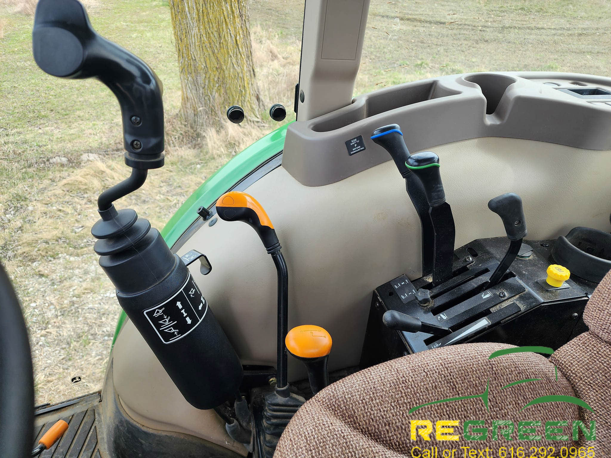 John Deere 5075E Utility Cab Tractor, Loader & Implements - Image 6