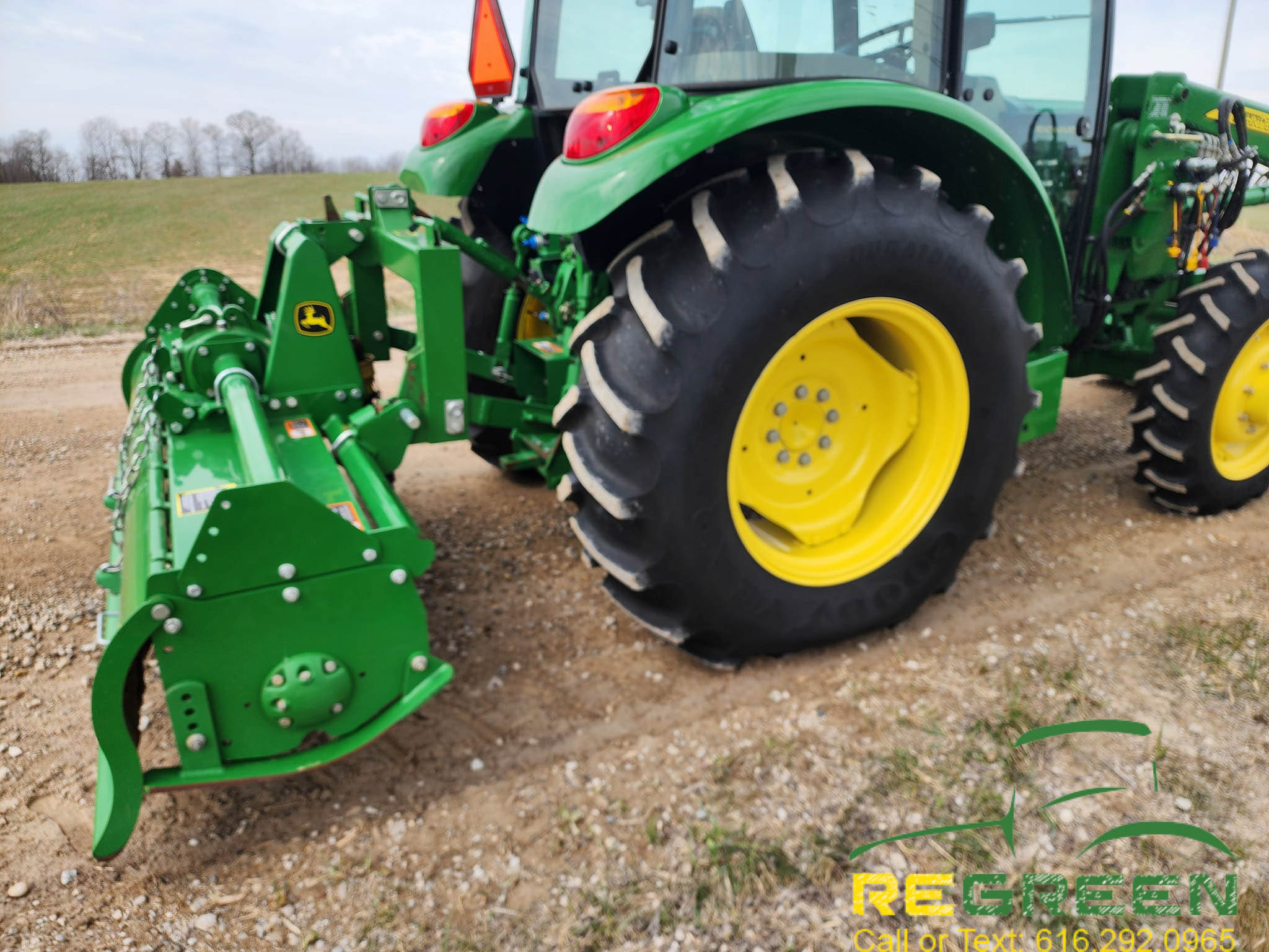 John Deere 5075E Utility Cab Tractor, Loader & Implements - Image 9