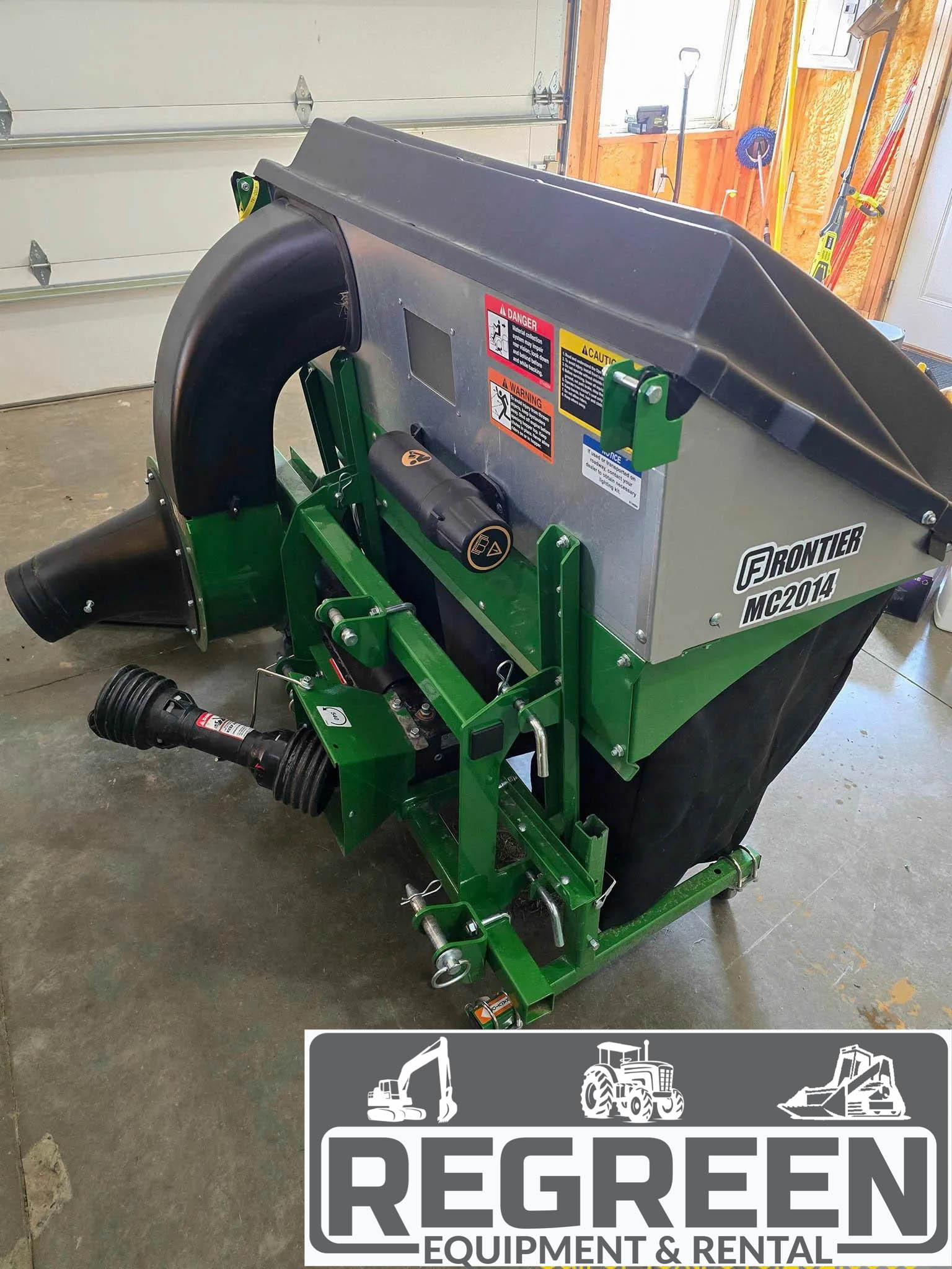 2023 Frontier MC2014 14 Bushel PTO Driven Bagger Attachment - Image 6