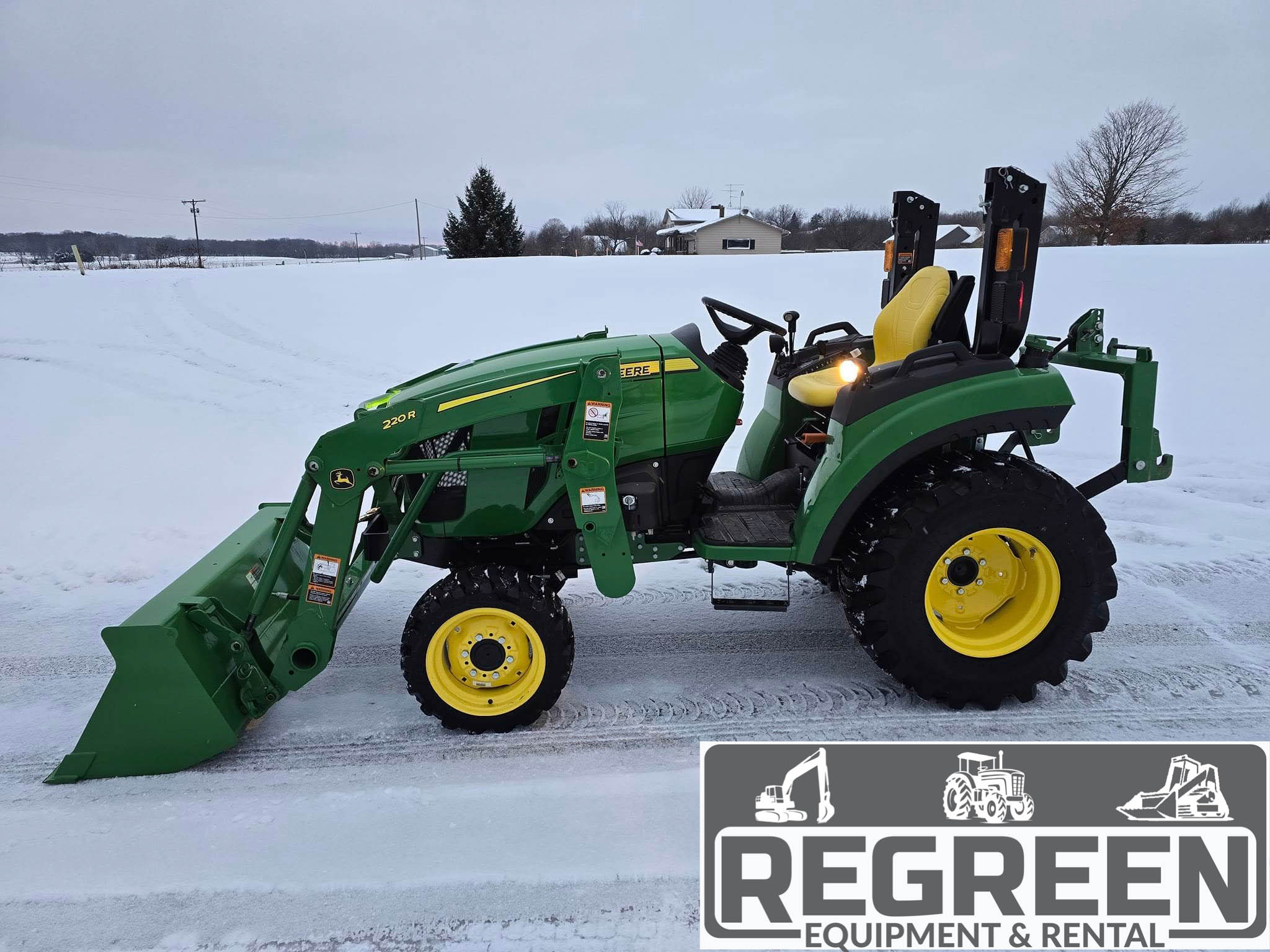 2022 John Deere 2032R Tractor, Loader & iMatch Quick Hitch - Image 3