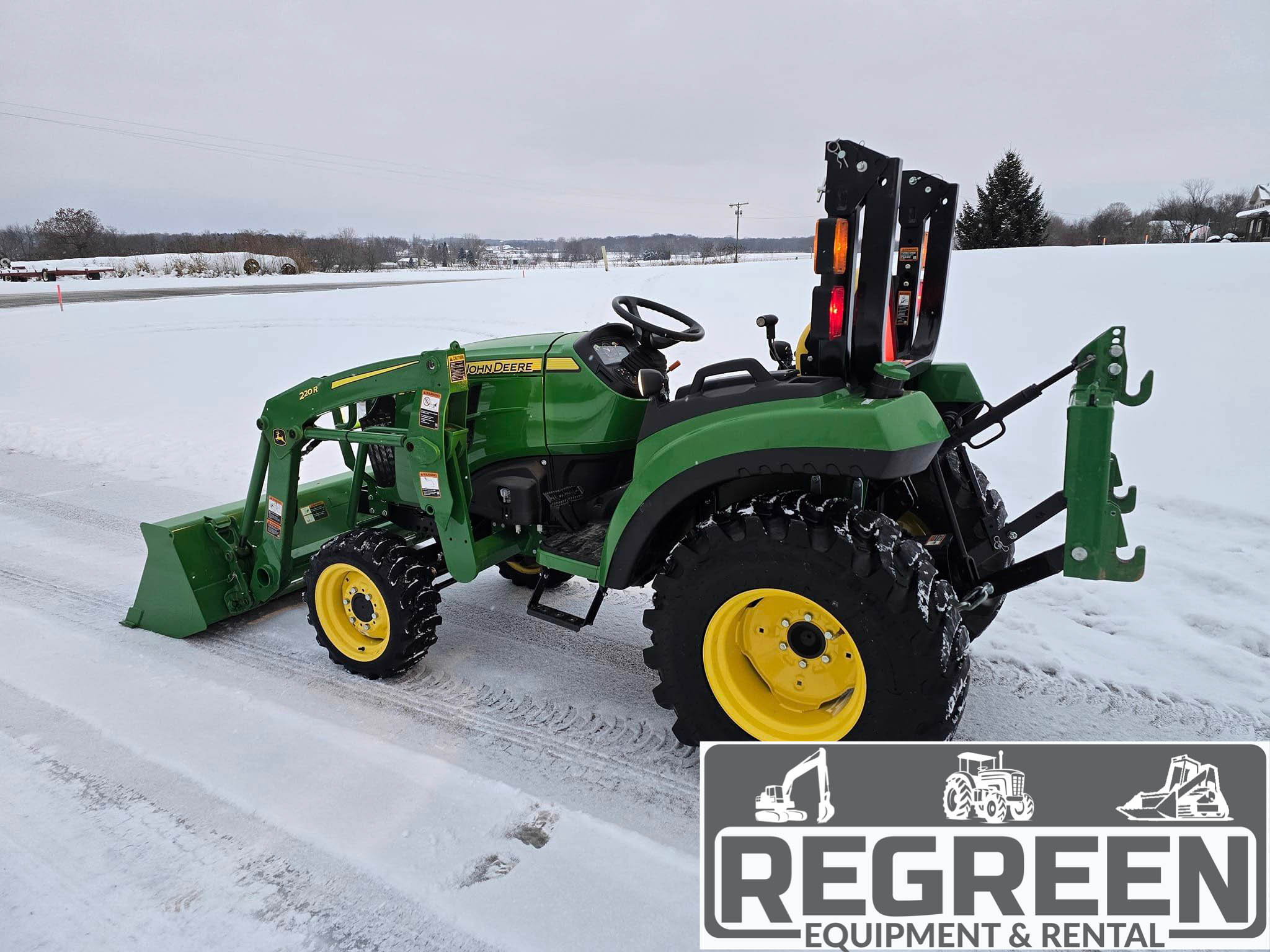 2022 John Deere 2032R Tractor, Loader & iMatch Quick Hitch - Image 7