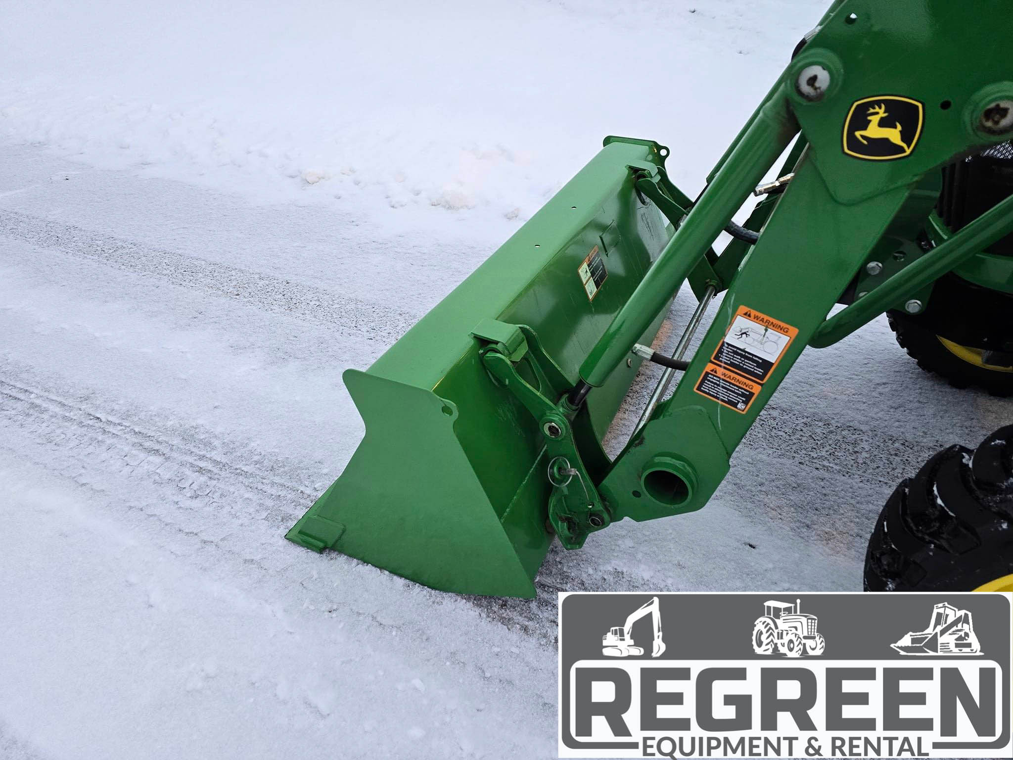 2022 John Deere 2032R Tractor, Loader & iMatch Quick Hitch - Image 14