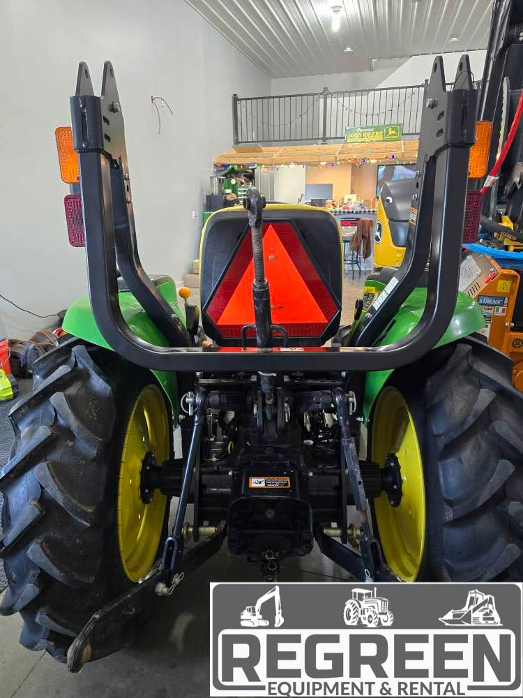 2015 John Deere 3038E 38hp Compact Tractor & Loader. - Image 12
