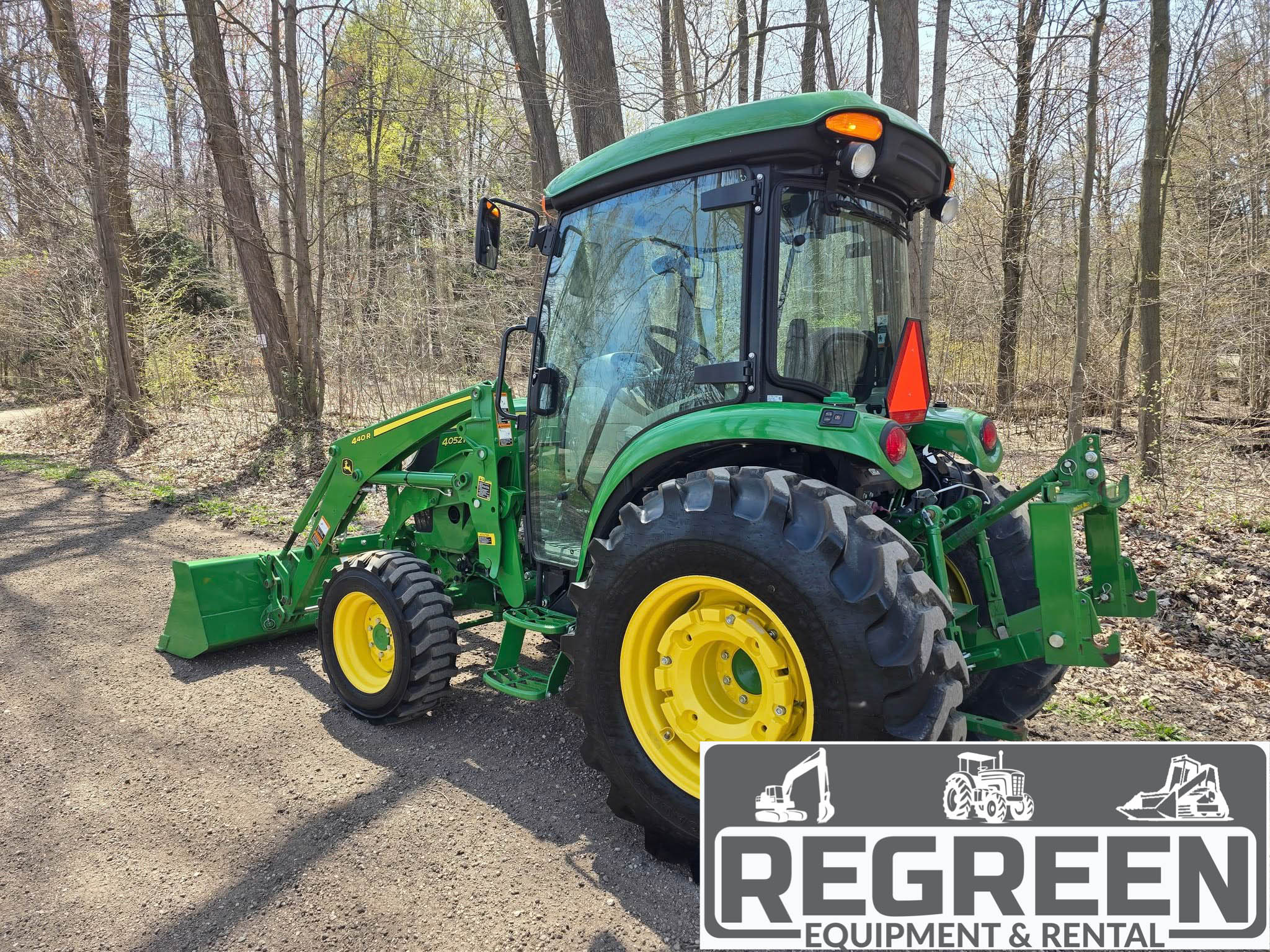 LIKE NEW - LOW HOUR John Deere 4052R Compact Cab Tractor & Loader - Image 6