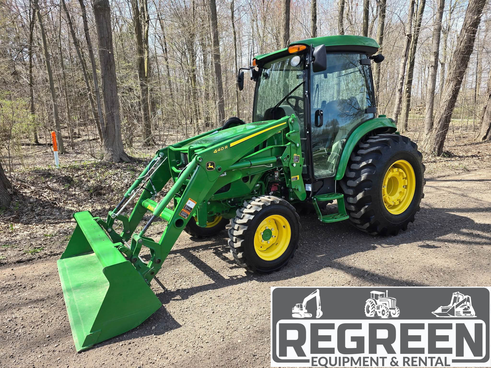 LIKE NEW - LOW HOUR John Deere 4052R Compact Cab Tractor & Loader - Image 14