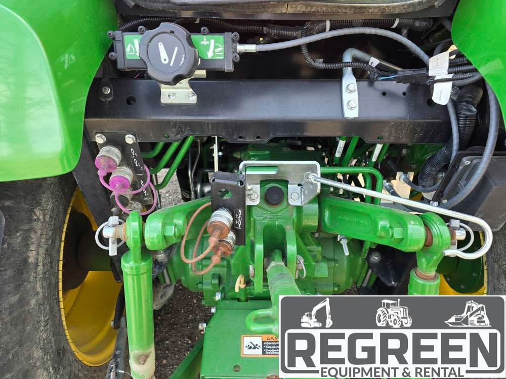 LIKE NEW - LOW HOUR John Deere 4052R Compact Cab Tractor & Loader - Image 15